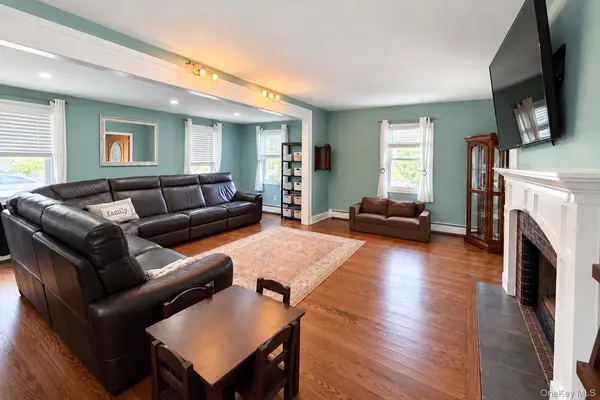 88 West BLVD, East Rockaway, NY 11518