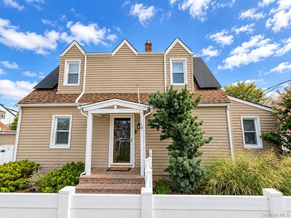 88 West BLVD, East Rockaway, NY 11518