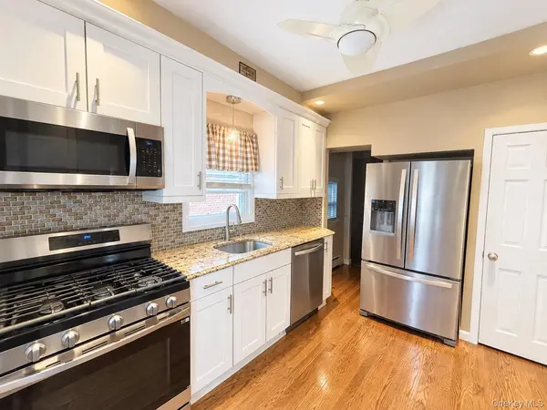 88 West BLVD, East Rockaway, NY 11518