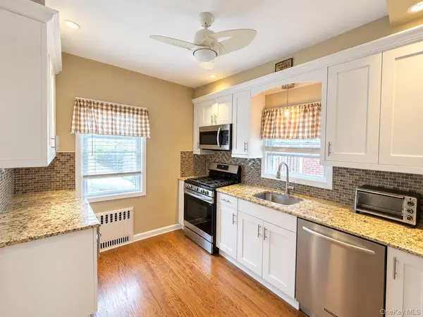 88 West BLVD, East Rockaway, NY 11518