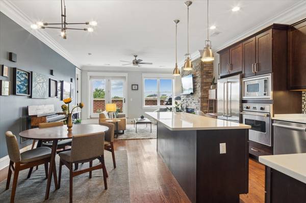 5647 N CLARK ST #402, Chicago, IL 60660