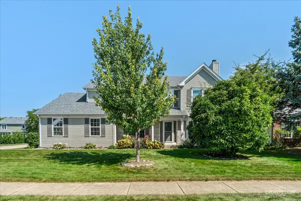 52 Blackberry TRL, Aurora, IL 60506