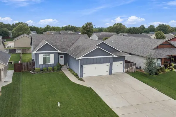911 N Trail Drive Cir, Mulvane, KS 67110