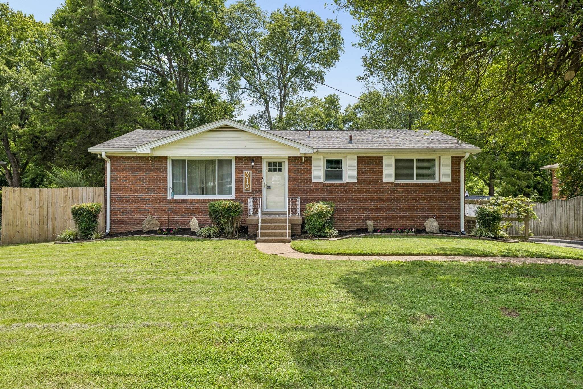 318 Jacksonian Dr, Hermitage, TN 37076