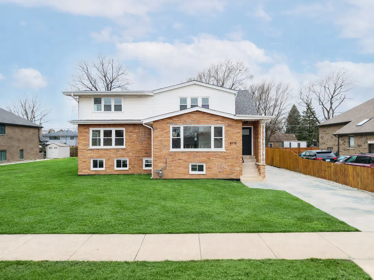 8110 Lockwood AVE, Burbank, IL 60459