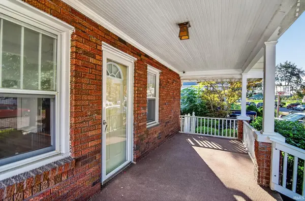 3006 Hartzer ST, South Bend, IN 46628-1824