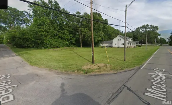 Mcclellan ST, Warsaw, IN 46580
