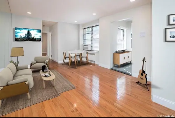 7 Bond ST #3B, Great Neck, NY 11021
