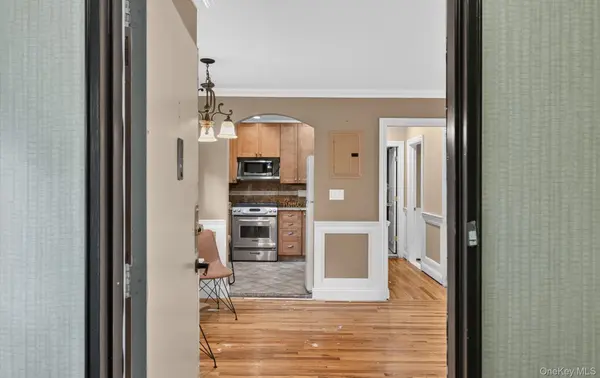 317 Main ST #C, Roslyn Heights, NY 11576