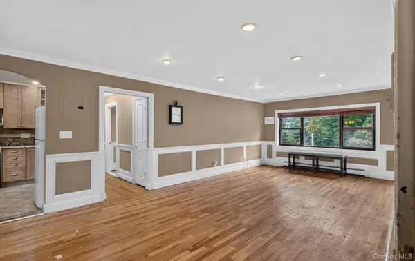 317 Main ST #C, Roslyn Heights, NY 11576