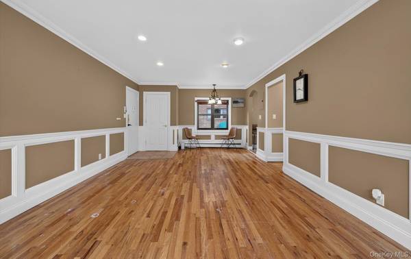 317 Main ST #C, Roslyn Heights, NY 11576