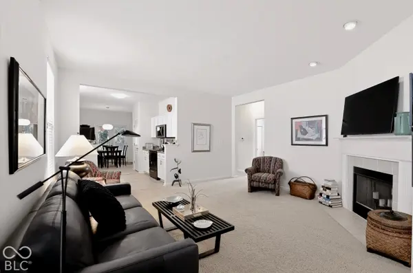 3731 White Cliff WAY, Whitestown, IN 46075