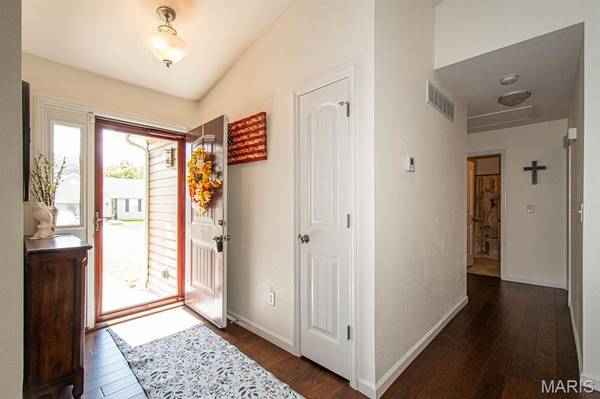 2043 Magnolia WAY, Pevely, MO 63070