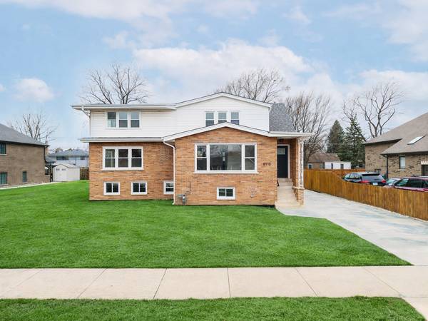 8110 Lockwood AVE, Burbank, IL 60459