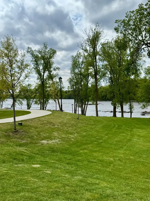 37 Portage TRL, Sauk Rapids, MN 56379
