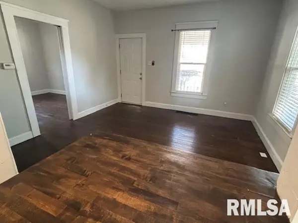 410 SUMNER ST, Carlinville, IL 62626