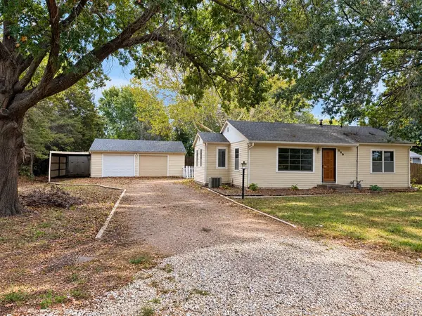 120 S Norris, Benton, KS 67017