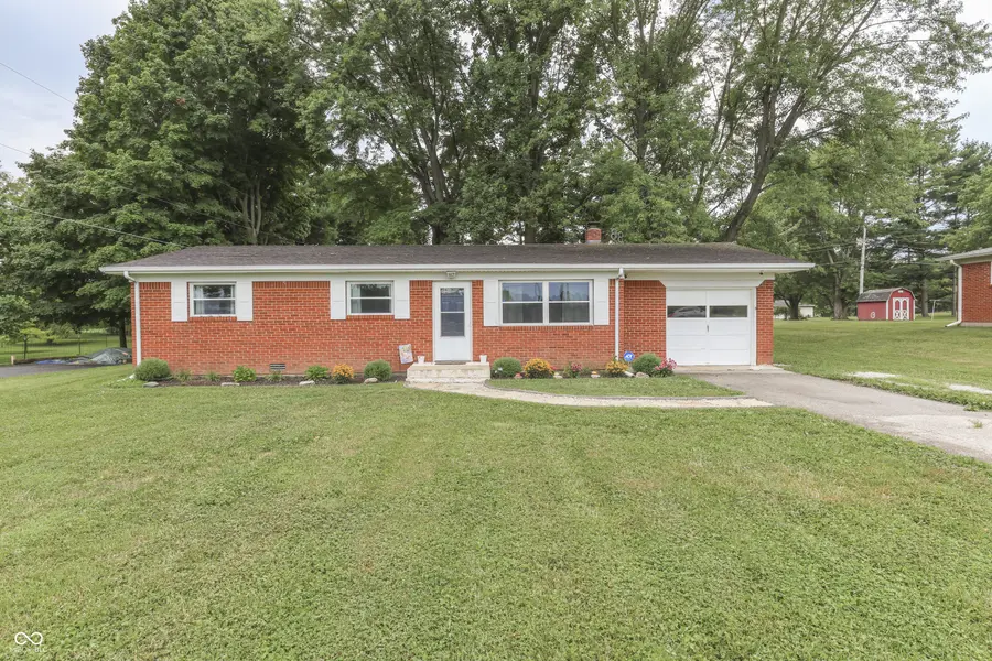 8025 W Sycamore RD, Fairland, IN 46126