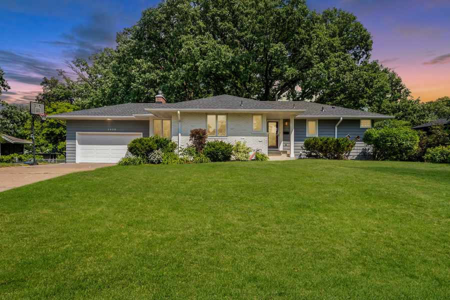 2630 Major AVE N, Golden Valley, MN 55422
