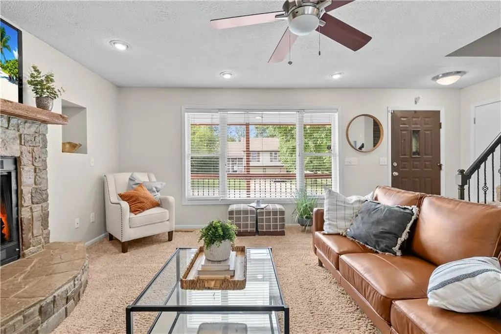 1331 NE Depot DR, Lee's Summit, MO 64086
