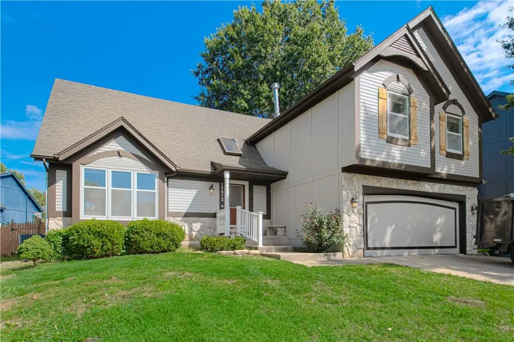 17512 W 113th ST, Olathe, KS 66061