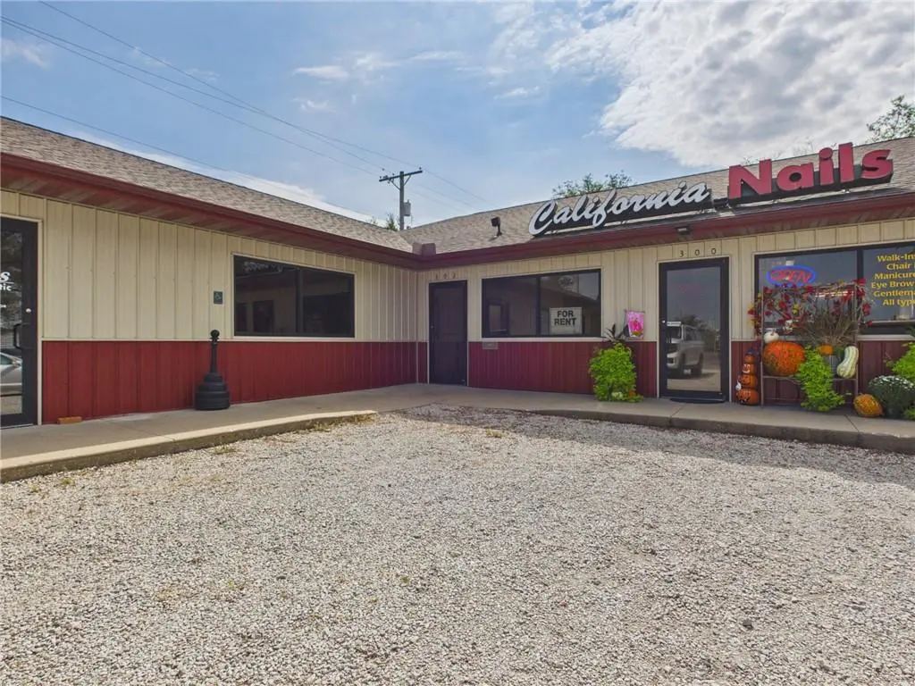 302 E 23rd ST, Fort Scott, KS 66701