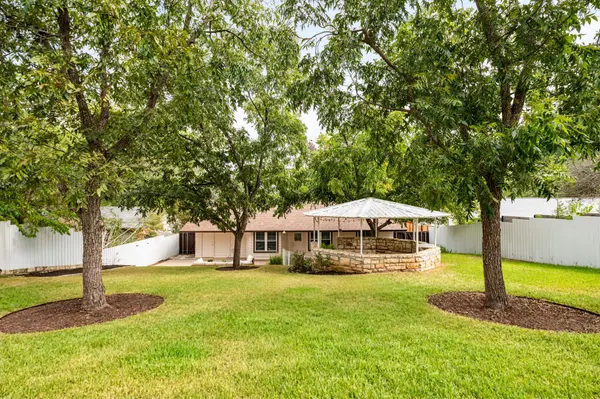 2708 Carnarvon LN, Austin, TX 78704