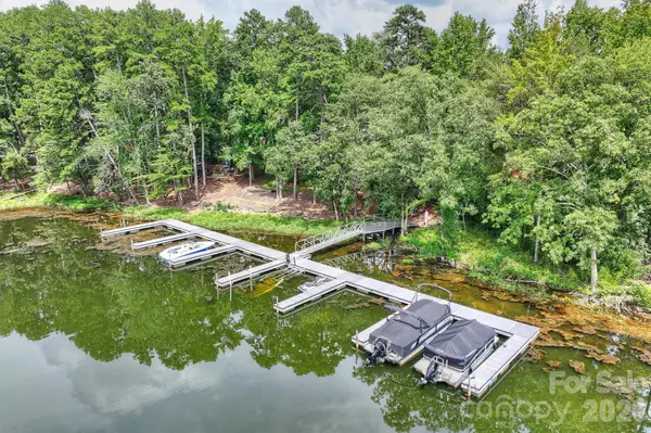 155 Pearl Bay DR, New London, NC 28127