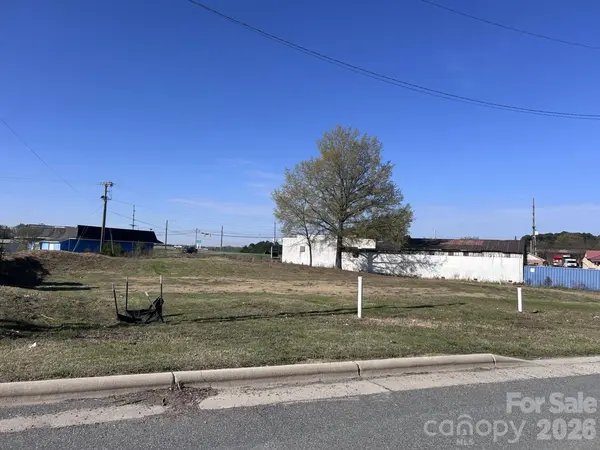 832 Kathryn DR SE, Concord, NC 28025