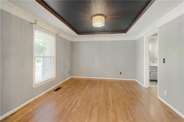 8533 Hall ST, Lenexa, KS 66216