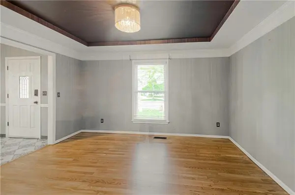8533 Hall ST, Lenexa, KS 66216