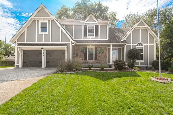 8533 Hall ST, Lenexa, KS 66216