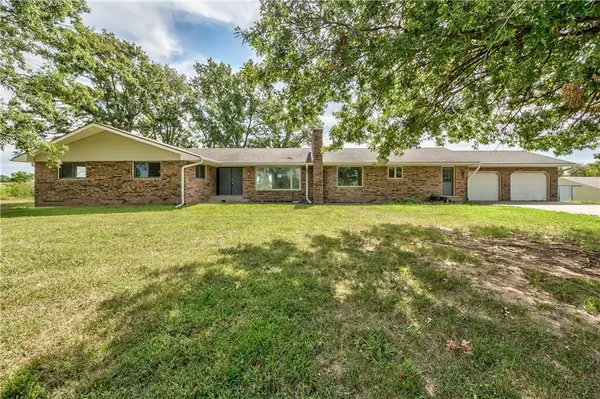 2333 NE County RD, Butler, MO 64730
