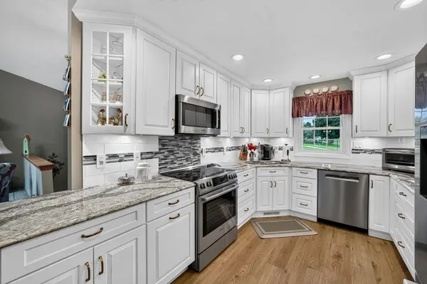 25875 Fox Tail TRL, South Bend, IN 46628