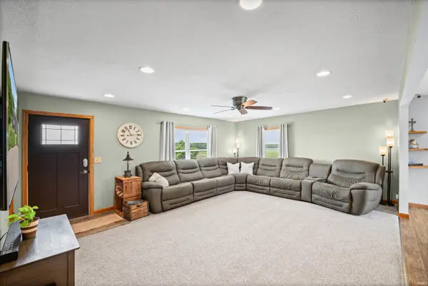 5666 W County Rd 950 N ***, Rossville, IN 46065
