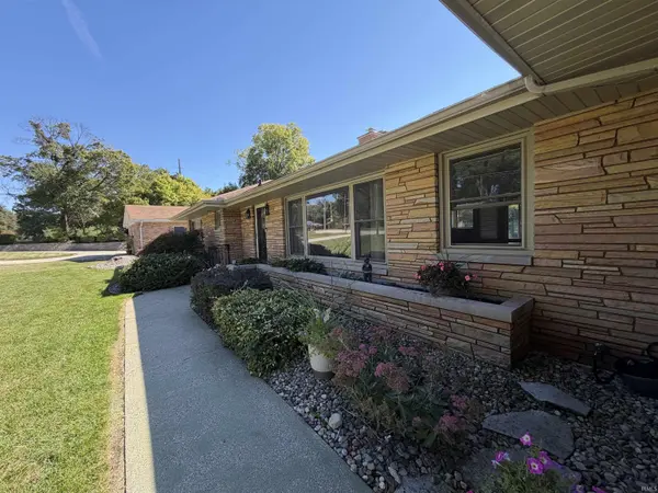 1825 Rainbow Bend BLVD, Elkhart, IN 46514-1402