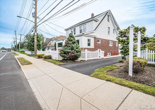 557 Newbridge RD, East Meadow, NY 11554