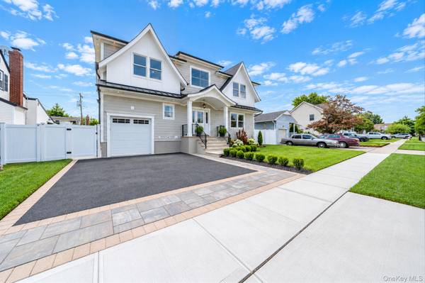 746 Blackstone AVE, East Meadow, NY 11554