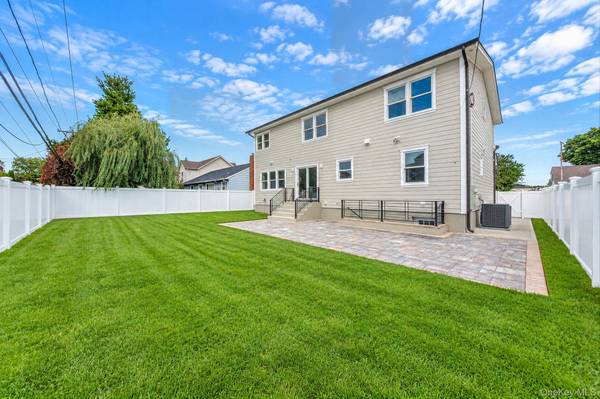 746 Blackstone AVE, East Meadow, NY 11554