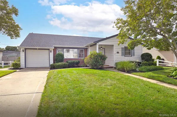 3566 Anita LN, Wantagh, NY 11793
