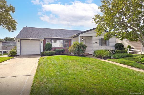 3566 Anita LN, Wantagh, NY 11793
