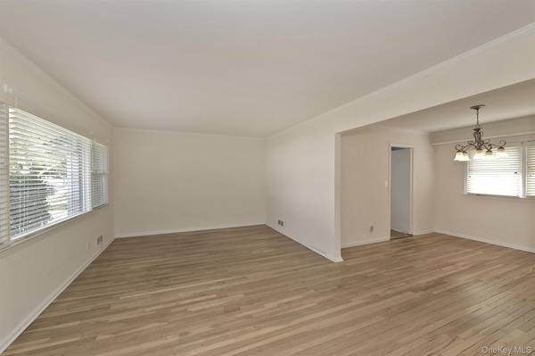 3566 Anita LN, Wantagh, NY 11793