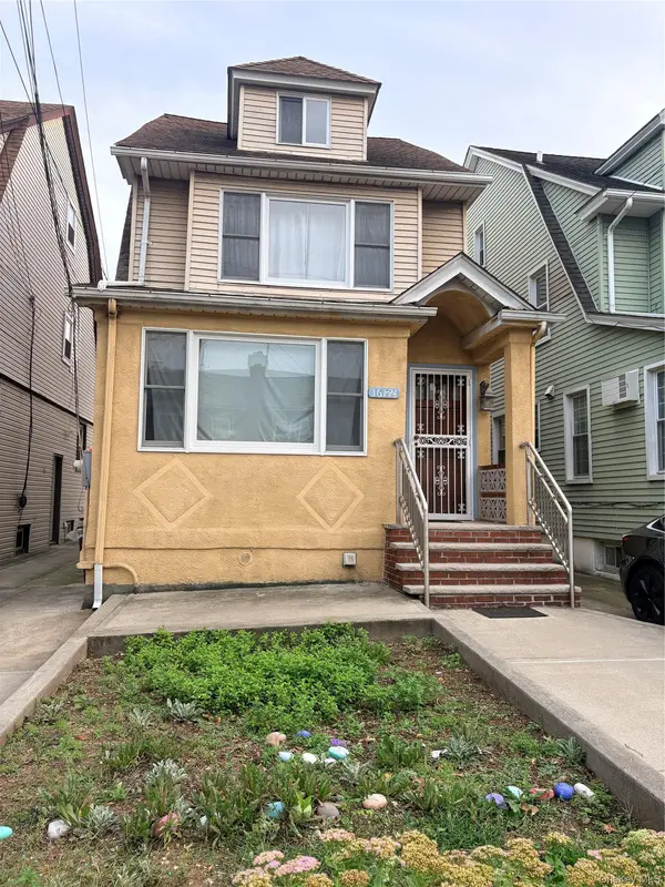 161-24 84th AVE, Jamaica Hills, NY 11432