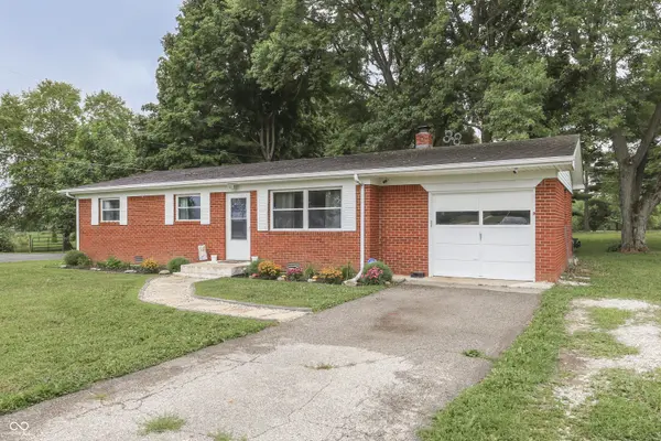8025 W Sycamore RD, Fairland, IN 46126