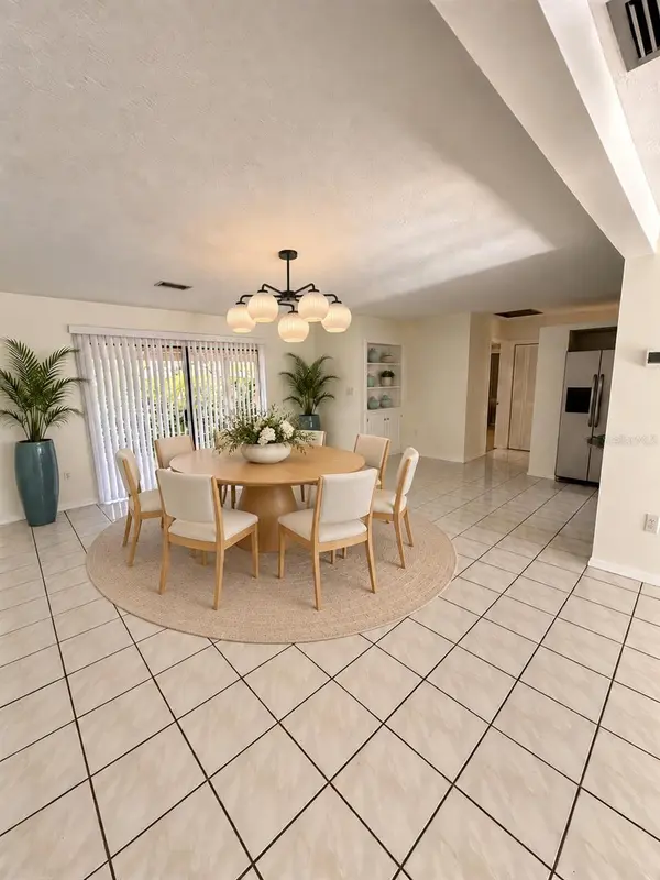 2516 E MILMAR DR, Sarasota, FL 34237
