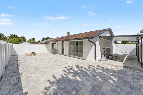 8562 BRIAR GROVE CIR, Tampa, FL 33615