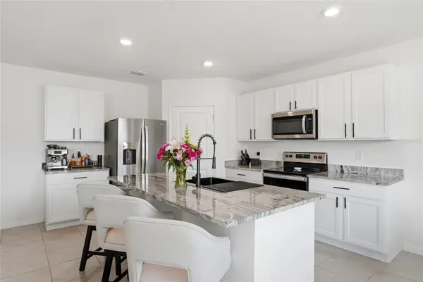 5674 CHORLEYWOOD LN, Wesley Chapel, FL 33545