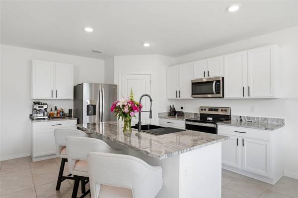 5674 CHORLEYWOOD LN, Wesley Chapel, FL 33545