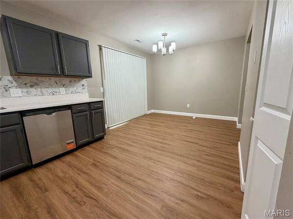 262 Carmel Woods DR, Ellisville, MO 63021