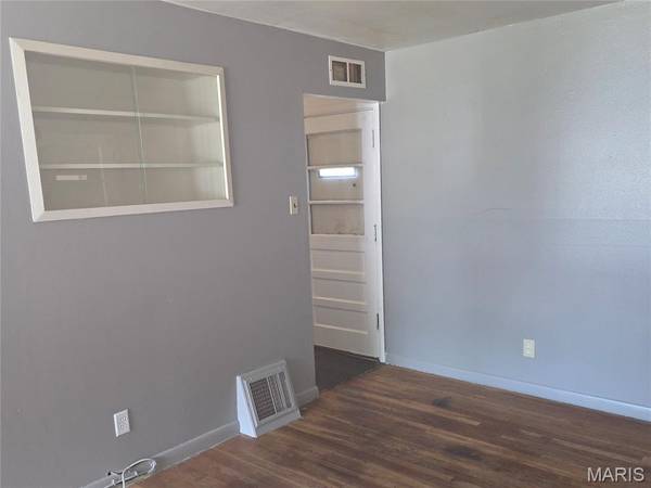 62 Bayview CT, Ferguson, MO 63135